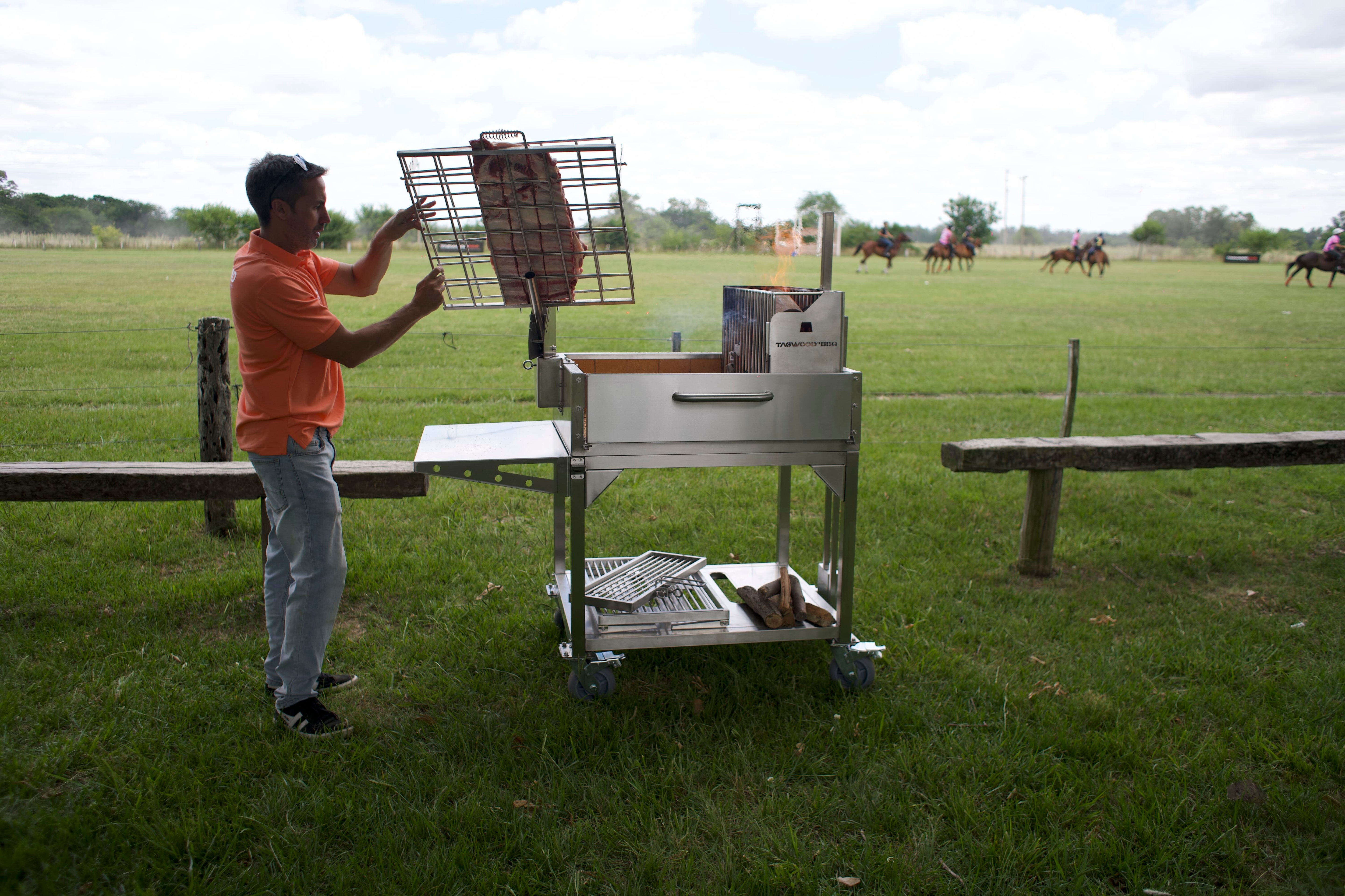 Tagwood BBQ Argentine Clamp Grill with firebox | BBQ33SS -- - TAGWOOD BBQ