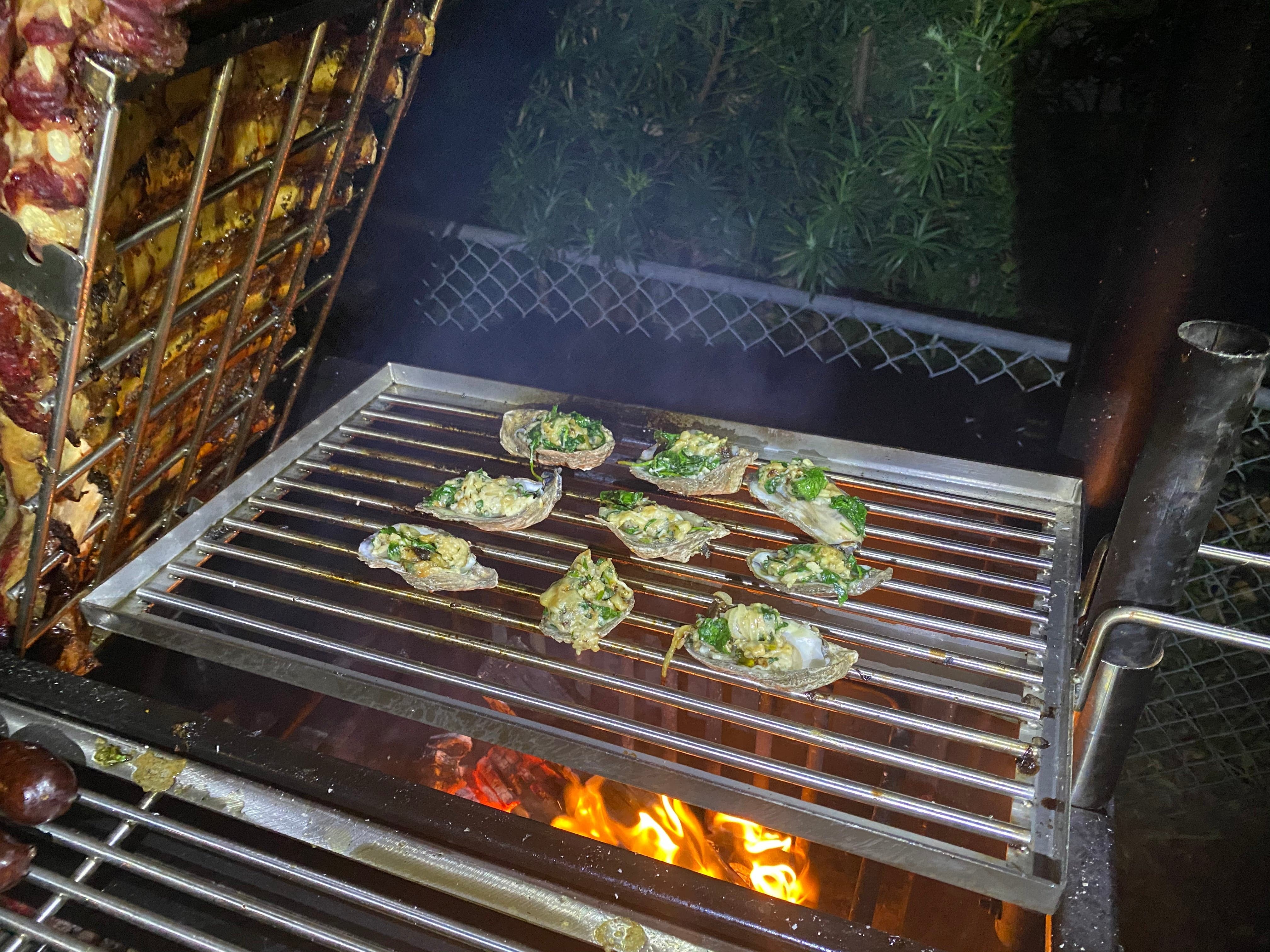 Charcoal grill with 2025 adjustable grate height